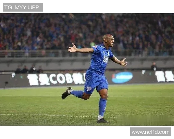 巴西足球明星蓬蓬头的传奇故事与风采展示