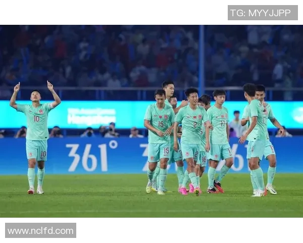 杭州足球队的意识探讨：如何提升球队凝聚力与战斗精神